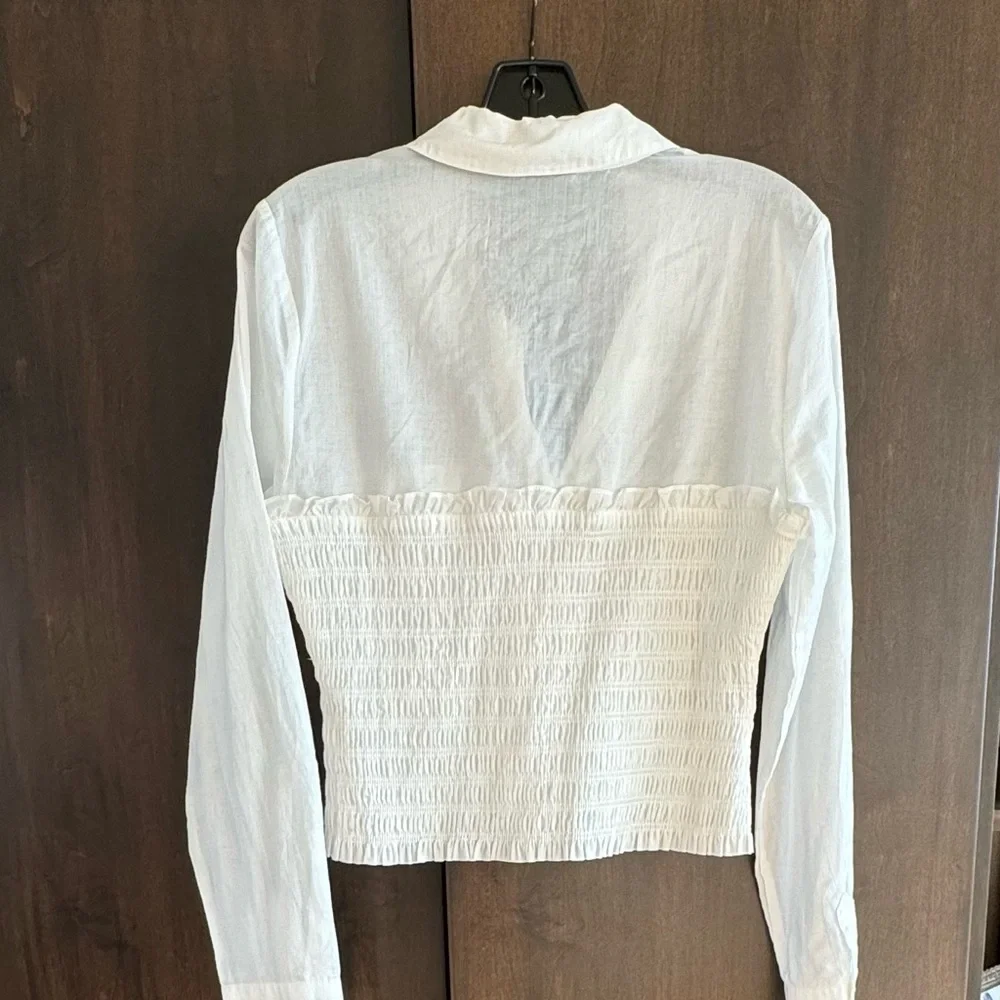 VERONICA BEARD SMOCKED COTTON CROP SHIRT - Picture 5 of 6